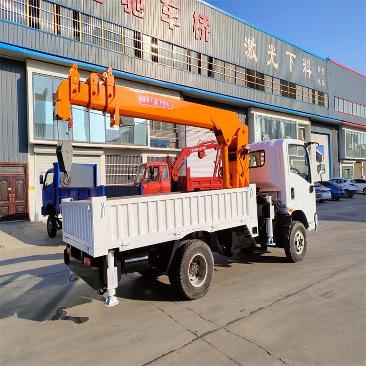 满州乡三轮随车吊定制 农用改装机自备吊中瑞长期出售